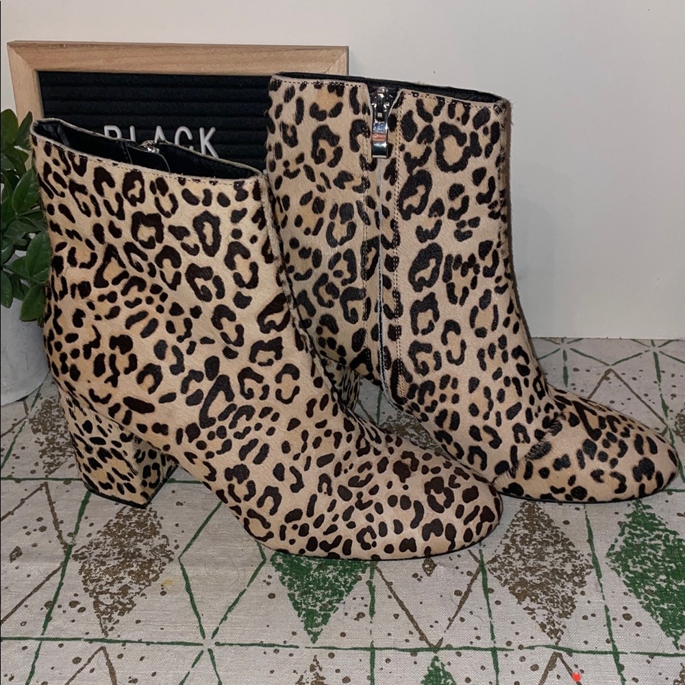 HALOGEN ANKLE BOOTS BOOTIES LEOPARD PRINT COW HIDE SIZE 9.5